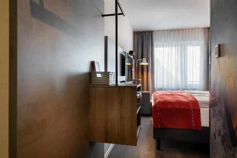 - The Niu, Hide Friedrichshain By Ihg Hotel 3*